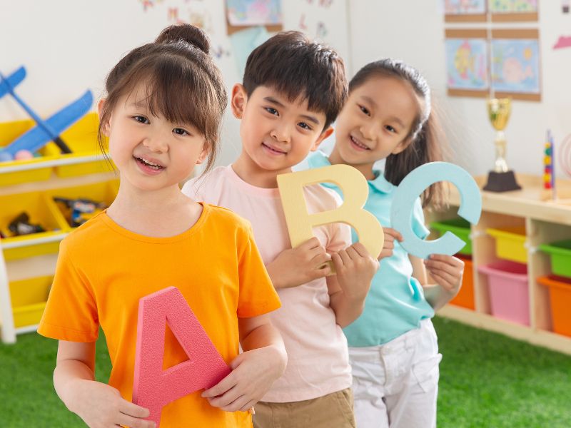 Một số biện pháp hỗ trợ trẻ tự kỷ hòa nhập trong trường mầm non